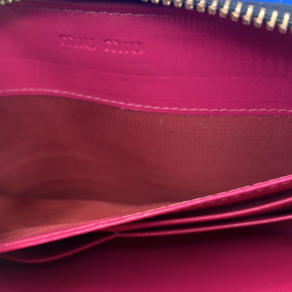 Authentic Miu Miu Long Wallet Patent Leather Zipp… - image 5